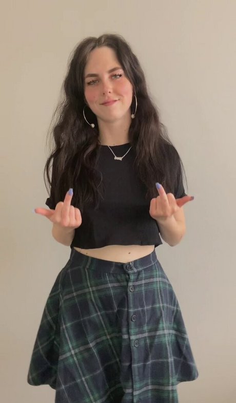 Olivia Evenstar perfect pornstar img