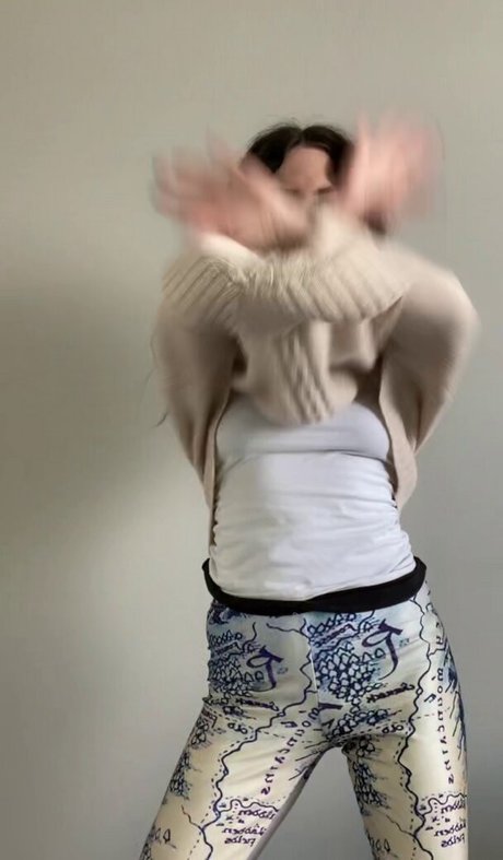 Olivia Evenstar sexy actress photo