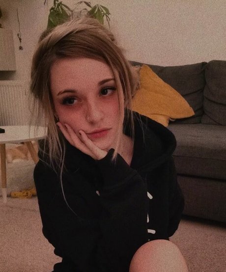 rainbowf0x porn model pic