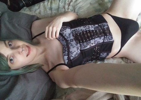 Anri Singer pretty actress pics