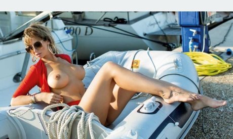 Ester Dee best model photos