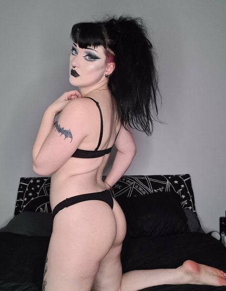 mybeautifulnightmare model pretty picture