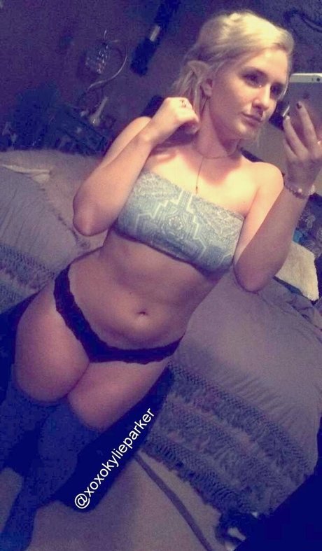 Kylie Parker model naked pic