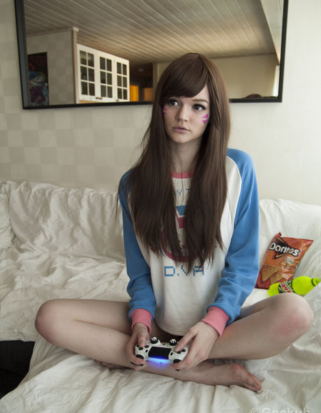 skinny asian teen onlyfans sexy nude picture