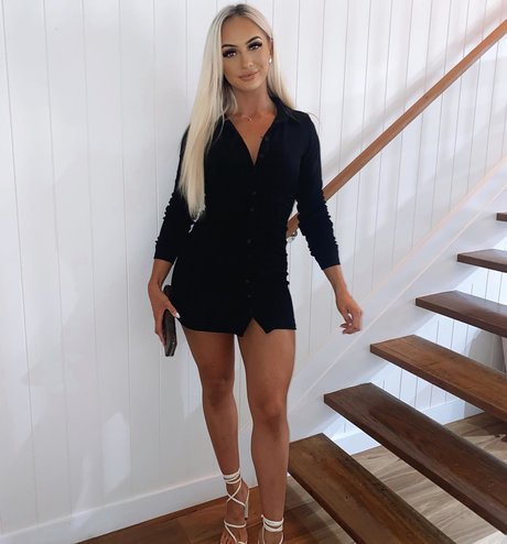 Taylah Small hd model img