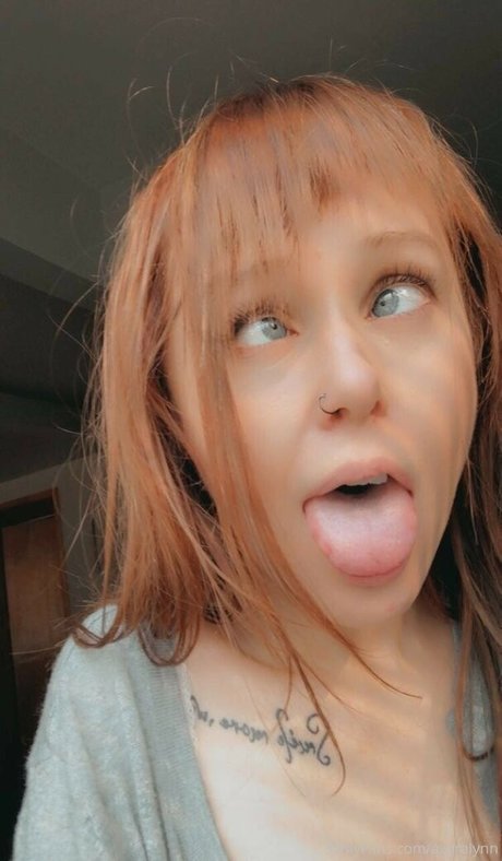 AzoraLynn adult model photo