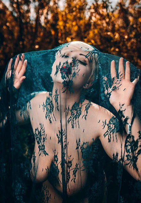 ValerieWagg erotic actress pictures