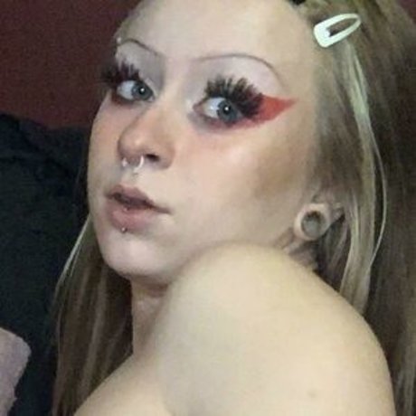 Kittiemaemeow exclusive star pic