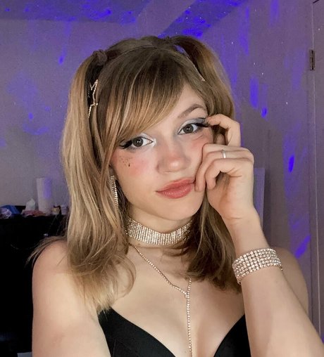 Sueptime star hot pic