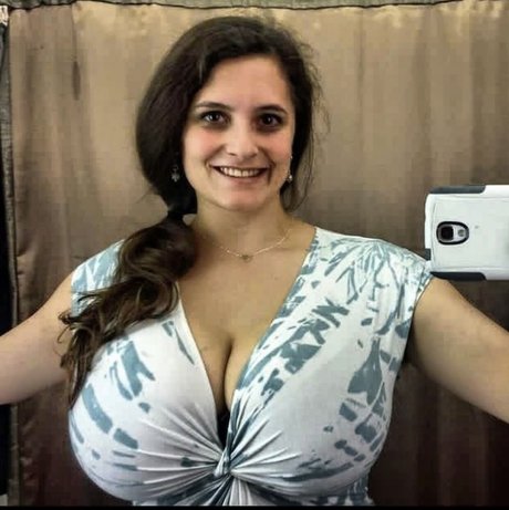 Avery Millah exclusive pornstar pictures