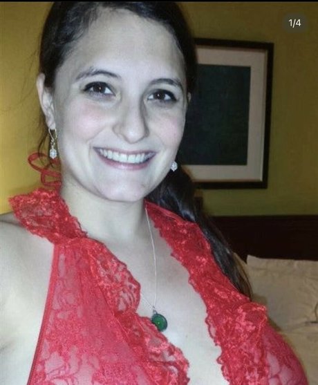 Avery Millah model hot image