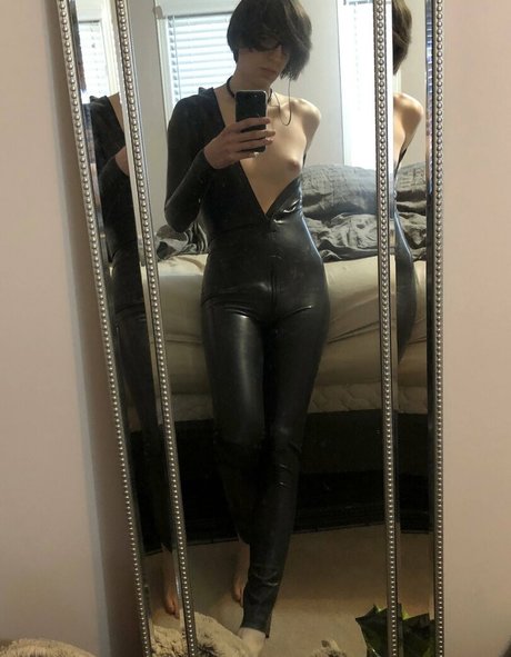 Neurolognyx erotic model pics