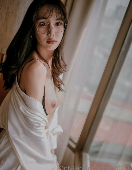 Benz Sang pornstar high quality photos