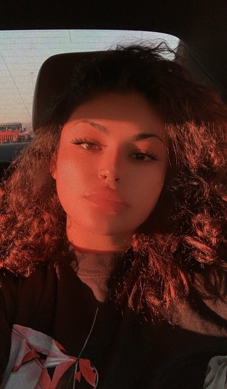 RosalbaNaomi model naked photo