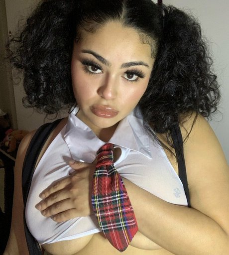 RosalbaNaomi model pornographic pic