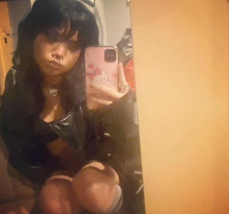 Saintsgoth model erotic gallery