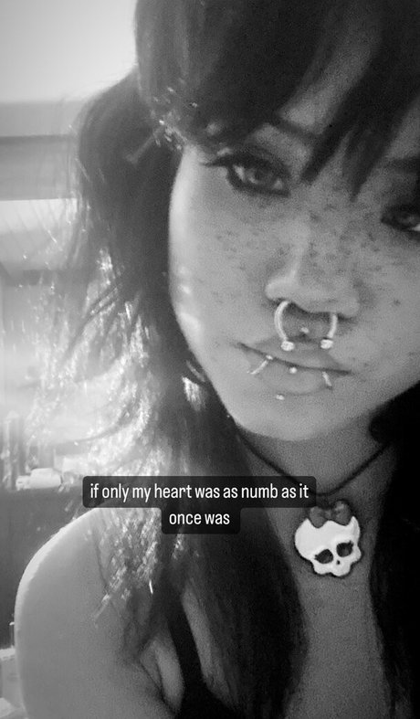 Saintsgoth model erotic galleries