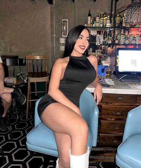 Gemeas Abello pretty model image