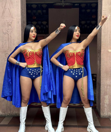 Gemeas Abello art model gallery