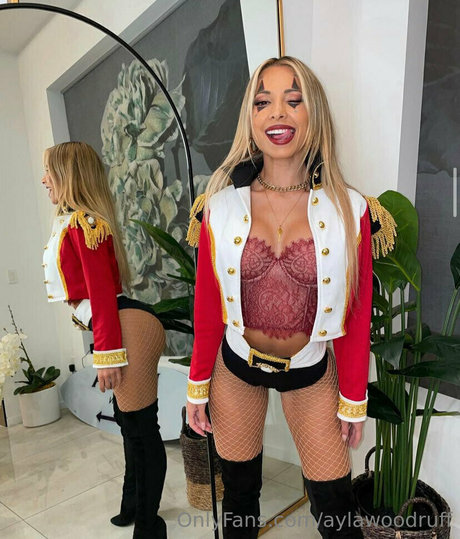 aylawoodruff art star photos