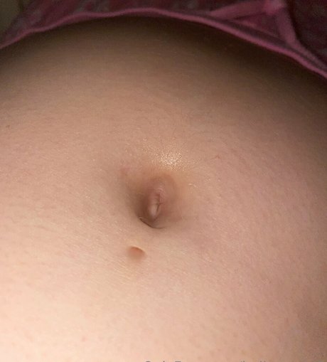 bellymodel2 adult star picture