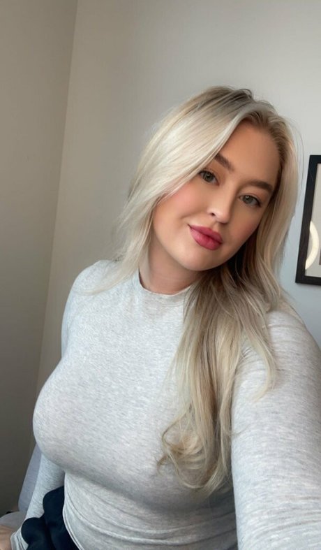 Gabby Goudy model pornographic images