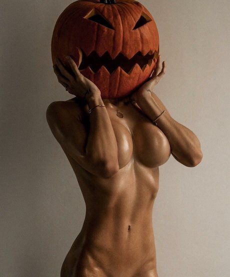 margoricka nudes model picture