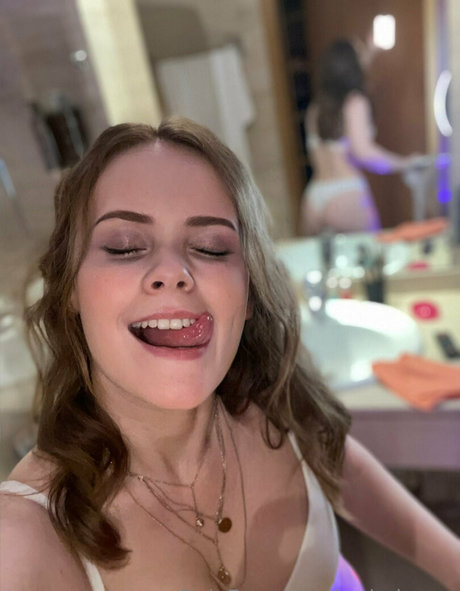 amyxwilson model adult gallery