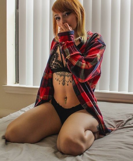 Brooke Ogden hot actress pics