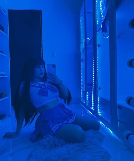 Ari Game Plays pornstar photo