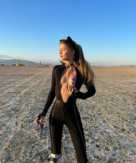 Dasha Komarova high quality star photos