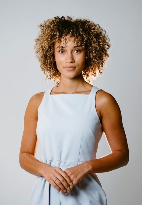 Elle Smith perfect actress pics