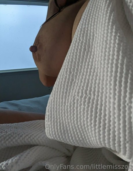 littlemisszoe sexy pornstar photo