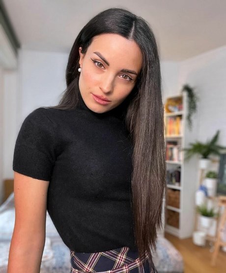 Kafkanya model pornographic photo