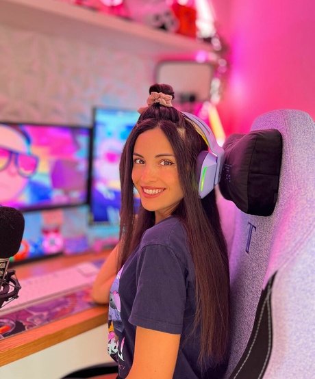 Kafkanya adult actress image