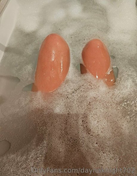 daynaknight702 model erotic archive