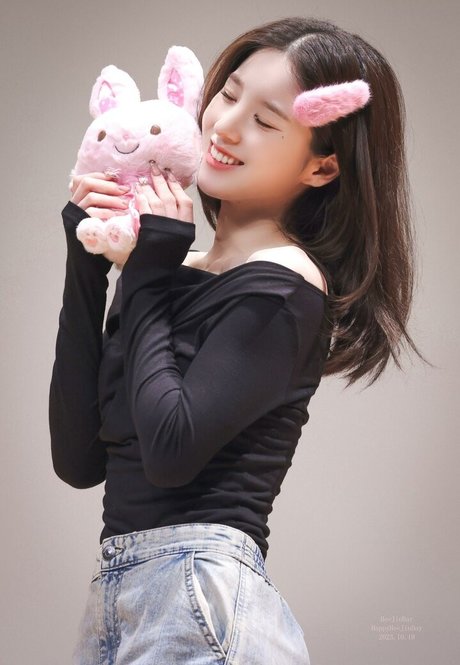 HeeJin sex model photo