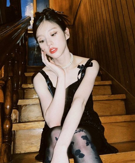 HeeJin model exclusive pictures