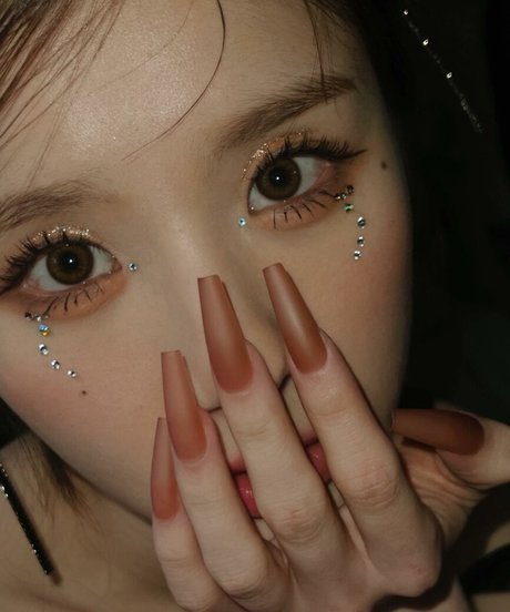 HeeJin nude pornstar image