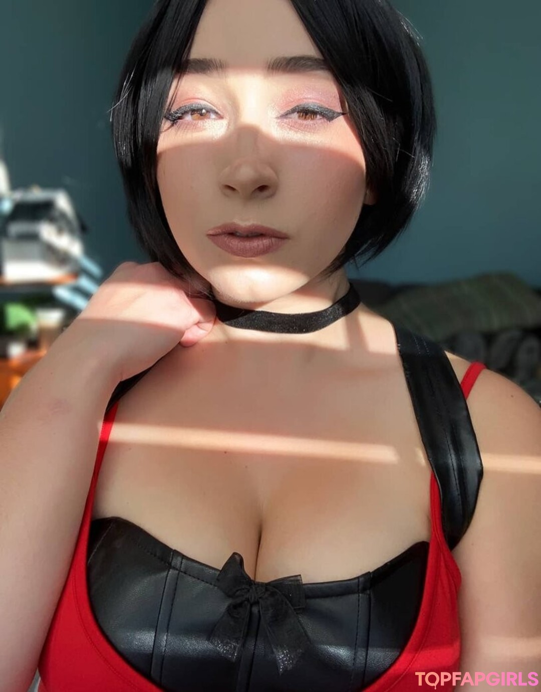 AimzAtchu star sexy photo