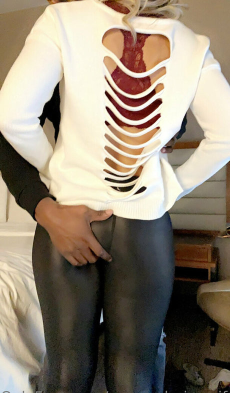 mrwanderingwifexxx star hot images