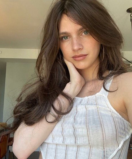 Nell Tiger model erotic photos