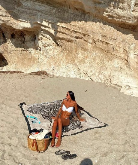 Ane Amundarain pretty pornstar galleries