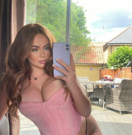 Neave Dare pornstar sex gallery