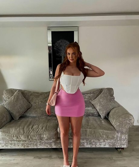 Neave Dare adult star gallery