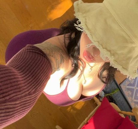 Laney Baby porn model gallery