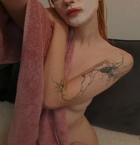 akchoriii exclusive model pic