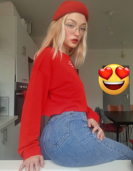 akchoriii sexy model photo