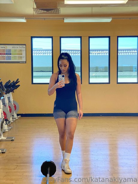 Katana Kiyama_ art star pic