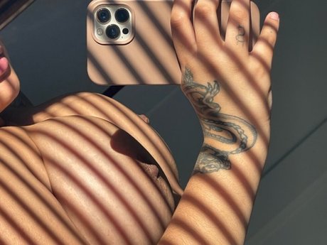 Laixxx_ sex pornstar photos